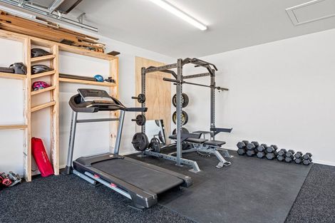 Photo of property in 18 Plough Street, Jacks Point, 9371