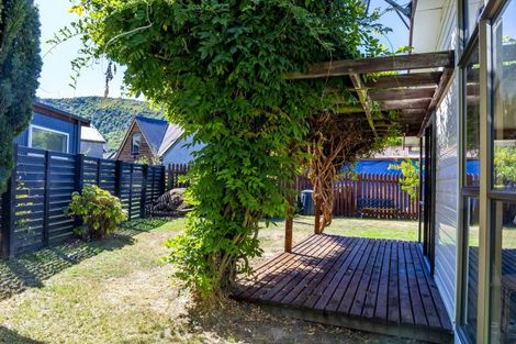 Photo of property in 37 Adamson Drive, Arrowtown, 9302