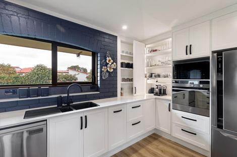 Photo of property in 55 Rhodes Drive, Kelvin Grove, Palmerston North, 4414