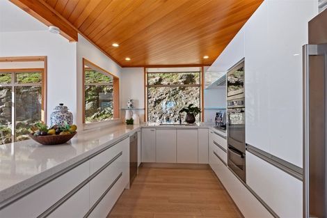 Photo of property in 210 Cannon Hill Crescent, Mount Pleasant, Christchurch, 8081