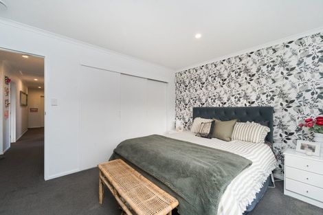 Photo of property in 21 Lyndale Place, Kelvin Grove, Palmerston North, 4414