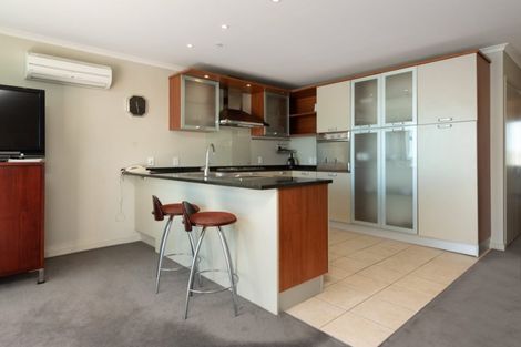Photo of property in 307/136 Marine Parade, Mount Maunganui, 3116
