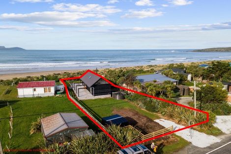 Photo of property in 497 Waikawa-curio Bay Road, Curio Bay, Tokanui, 9884