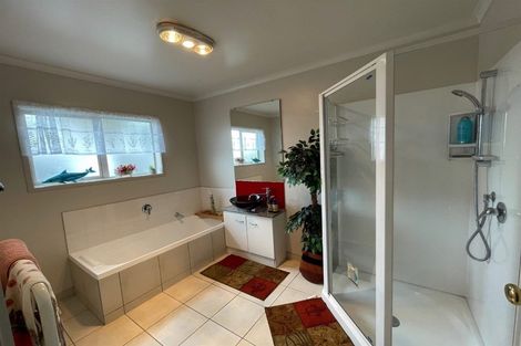 Photo of property in 4 Fitchburg Place, Mangere, Auckland, 2022