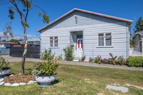 Photo of property in 16 Stout Street, Shannon, 4821