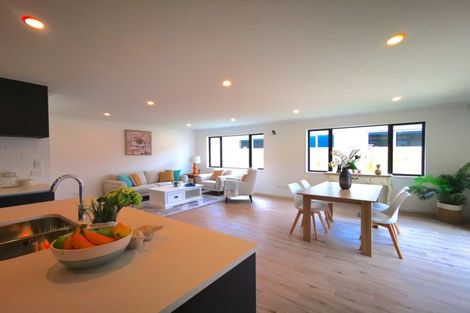 Photo of property in 12 Ropere Street, Kumeu, 0810