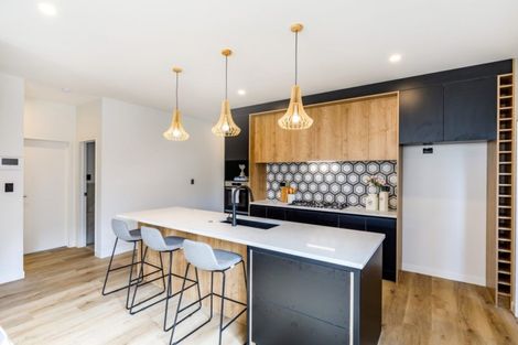 Photo of property in 21 Vinistra Road, Kumeu, 0810