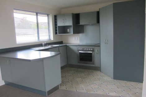 Photo of property in 27 Boston Parade, Kelvin Grove, Palmerston North, 4414