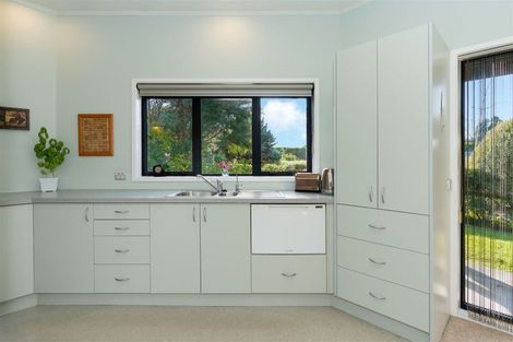 Photo of property in 206 Mazengarb Road, Paraparaumu, 5032