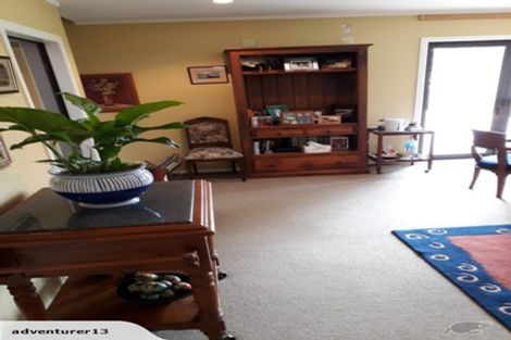 Photo of property in 666 South Titirangi Road, Titirangi, Auckland, 0604