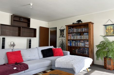 Photo of property in 1/39 Clevedon Road, Papakura, 2110