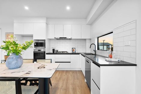 Photo of property in 1/258 Lake Road, Hauraki, Auckland, 0622