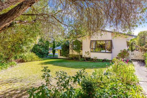 Photo of property in 17 Outlook Road, Greenhithe, Auckland, 0632