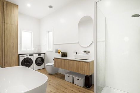 Photo of property in 33 Sentinel Road, Herne Bay, Auckland, 1011