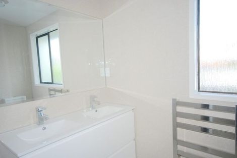 Photo of property in 2/15 Tyburnia Avenue, Mount Albert, Auckland, 1025