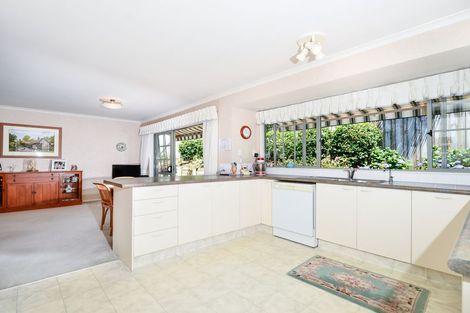 Photo of property in 104 Buscomb Avenue, Henderson, Auckland, 0610