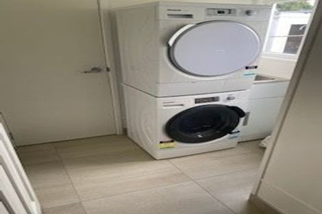 Photo of property in 10 Queens Road, Glen Avon, New Plymouth, 4312