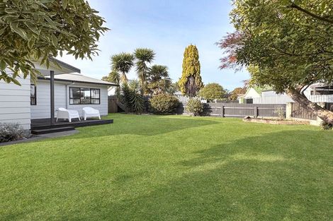 Photo of property in 1 Perry Crescent, Greenmeadows, Napier, 4112