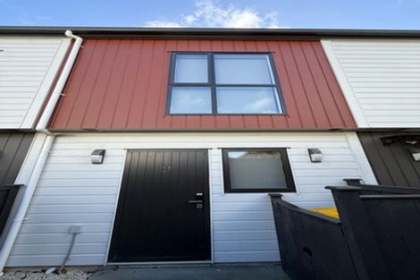 Photo of property in 5/58 Te Atatu Road, Te Atatu South, Auckland, 0610