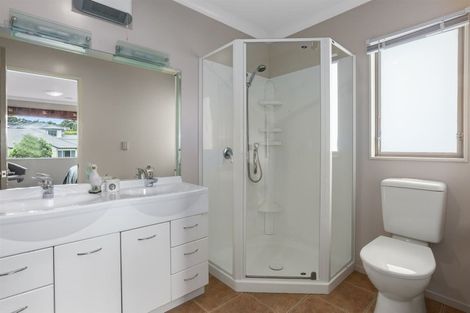 Photo of property in 2 Fiordland Place, Aotea, Porirua, 5024