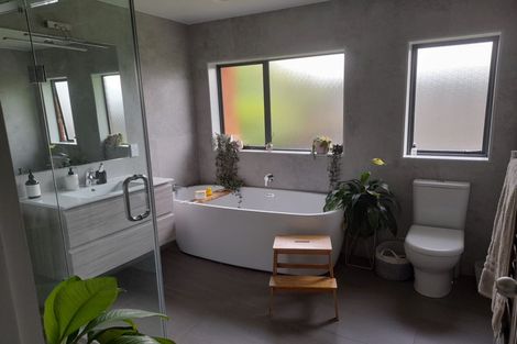 Photo of property in 4a Mckittrick Avenue, Flat Bush, Auckland, 2019