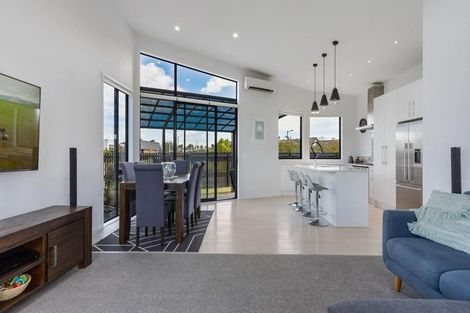 Photo of property in 1 Gallantry Crescent, Papakura, 2110