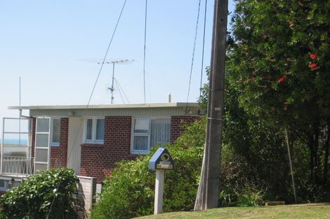 Photo of property in 19 Scarboro Terrace, Murrays Bay, Auckland, 0630