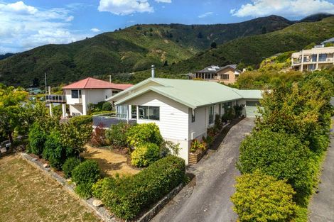 Photo of property in 60 Moana View Road, Waikawa, Picton, 7220