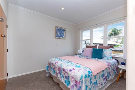 Photo of property in 35 Sturges Road, Henderson, Auckland, 0612