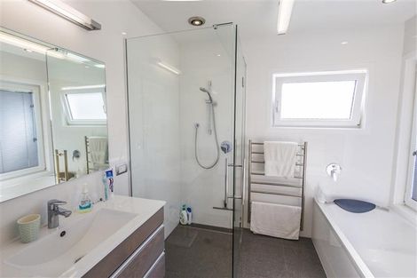 Photo of property in 11 Fillis Street, New Plymouth, 4310