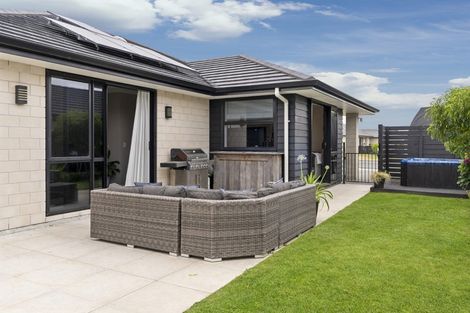 Photo of property in 7 Livingstone Drive, Papamoa Beach, Papamoa, 3118