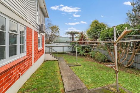 Photo of property in 2 Argyle Grove, Trentham, Upper Hutt, 5018