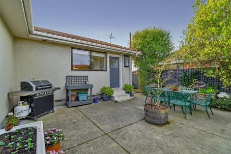 Photo of property in 16 Dunedin Street, Redwood, Christchurch, 8051