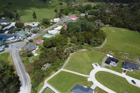 Photo of property in 17 Manaaki Circle, Paparoa, 0571