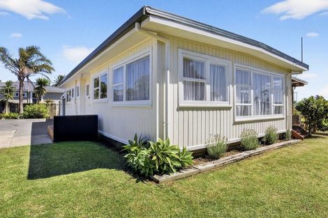 Photo of property in 55a Springs Road, Parakai, 0830