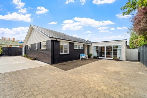 Photo of property in 31 Centreway Road, Orewa, 0931
