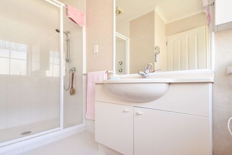 Photo of property in 104 Buscomb Avenue, Henderson, Auckland, 0610