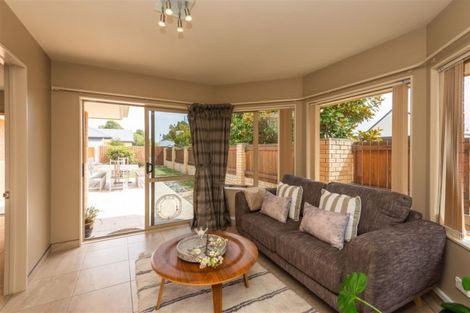 Photo of property in 1 Henridge Place, Avonhead, Christchurch, 8042