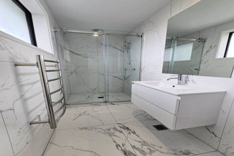 Photo of property in 16 Reiman Street, New Lynn, Auckland, 0600