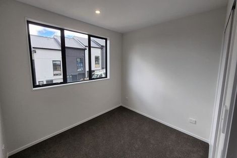 Photo of property in 17 Tokai Place, Glen Eden, 0602