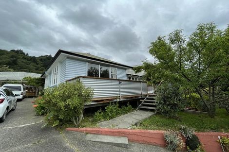 Photo of property in 146 Waikawa Road, Picton, 7220