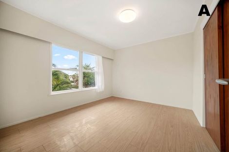 Photo of property in 49 Peach Road, Glenfield, Auckland, 0629