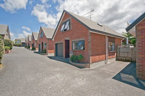 Photo of property in 17/37 Fields Parade, Oteha, Auckland, 0632