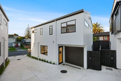 Photo of property in 13b Meadway, Sunnyhills, Auckland, 2010