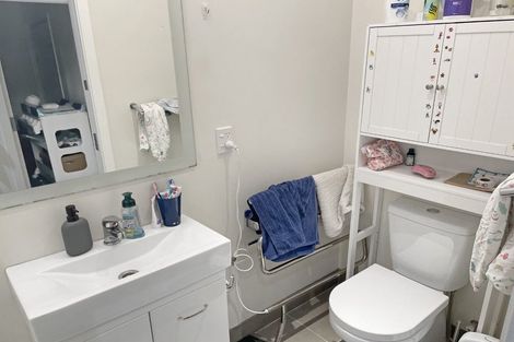 Photo of property in Las Olas De Cuba, 4/35 Torrens Terrace, Mount Cook, Wellington, 6011