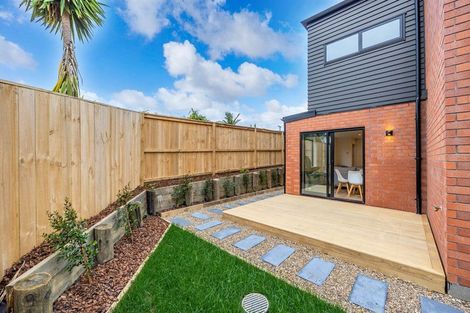 Photo of property in 1/5 Marsh Avenue, Forrest Hill, Auckland, 0620