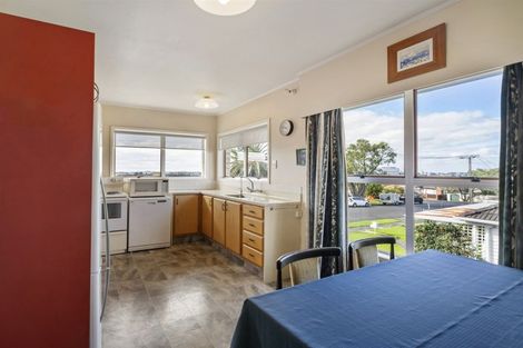 Photo of property in 1/3 Argyle Terrace, Milford, Auckland, 0620