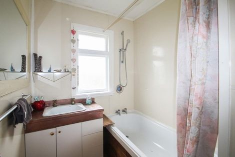 Photo of property in 201 Oamaru-alma Road, Deborah, Oamaru, 9491