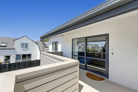 Photo of property in 80h Shakespeare Road, Waltham, Christchurch, 8023