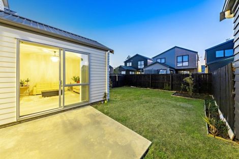 Photo of property in 12 Courage Road, Papakura, 2110